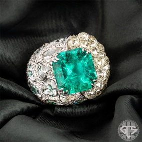 White Gold Colombian Emerald & Diamond Ring 15.60ct